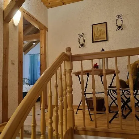 Gemuetliche Dachgeschosswohnung דירה *