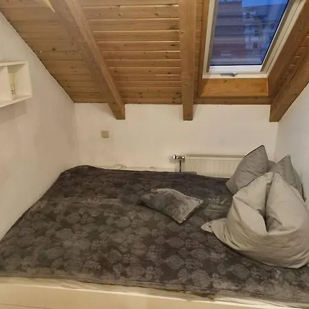 דירה Gemuetliche Dachgeschosswohnung *