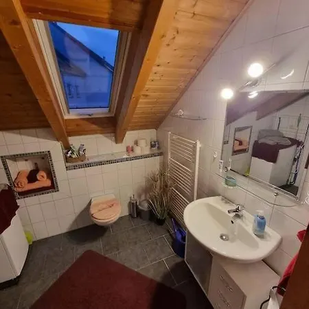 Gemütliche Dachgeschosswohnung Apartment *