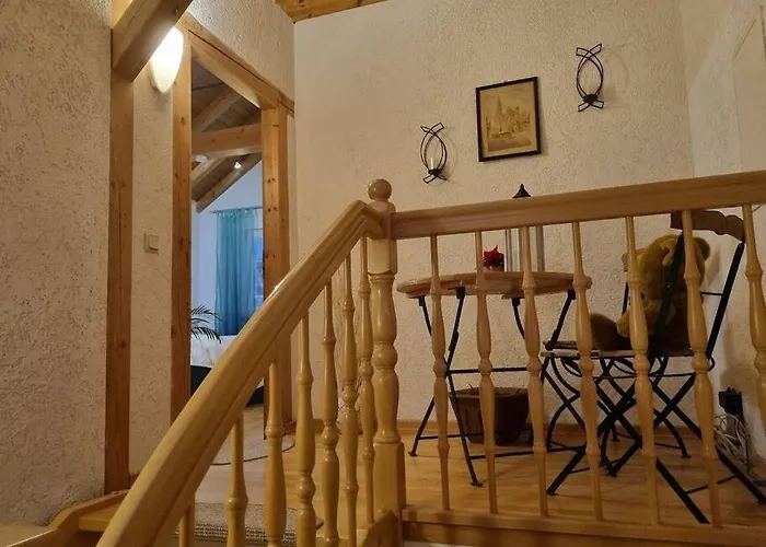 Gemuetliche Dachgeschosswohnung דירה *