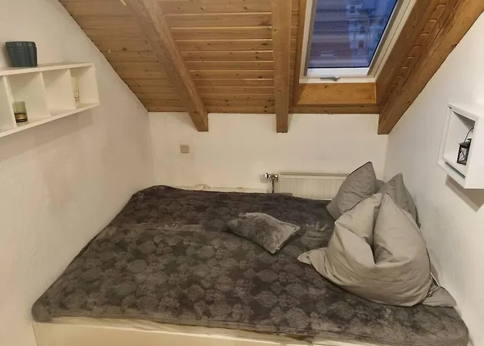 דירה Gemuetliche Dachgeschosswohnung *