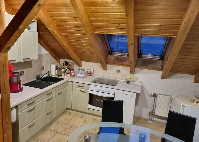 דירה Gemuetliche Dachgeschosswohnung *