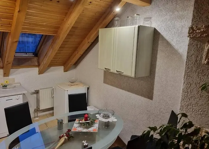 דירה Gemuetliche Dachgeschosswohnung *