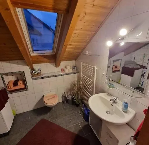 Gemuetliche Dachgeschosswohnung דירה *